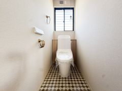 床のタイルデザインがアクセントとなります。