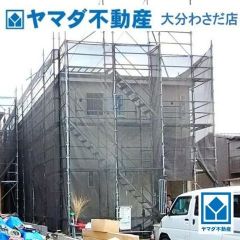 建築中