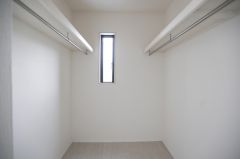 窓付きで採光も確保