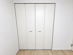 約7.5帖洋室のクローゼットです。