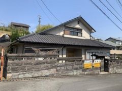 リフォーム工事中です。土地面積は分筆後、多少面積の増減可能性があります。