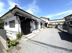 敷地内の平屋